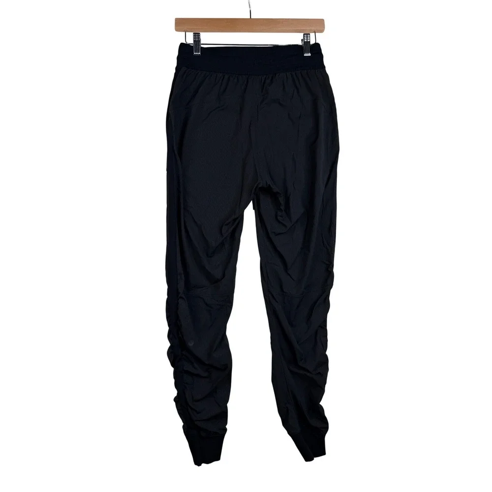 Lululemon Woman's Dance Studio Jogger Pants size 6 Black